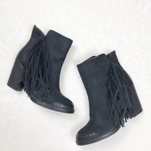 STEVE MADDEN Woodstock Fringe Leather Boots